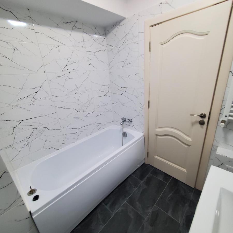 Luxury Apartament Bacovia Bacău Exterior foto
